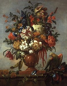 Stilleben af blomster i en urne, med en rød papegøje