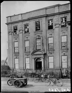 Kirby House, Little Park Street, Coventry, 1941. af George Bernard Mason