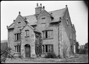 Knobb Hall, Manchester, 1942. af George Bernard Wood