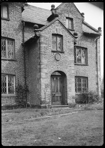 Knobb Hall, Manchester, 1942. af George Bernard Wood