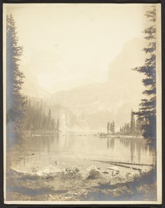 [Sø i Yosemite]