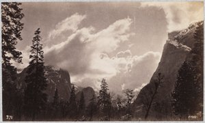 Yosemite Valley, med skyer