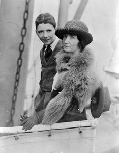 Margaret Sanger og hendes ældre søn Stuart i Japan, 1922