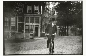 Cyklist på Keizersgracht i Amsterdam af George Hendrik Breitner