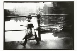 Pige på broen på Prinseneiland i Amsterdam af George Hendrik Breitner