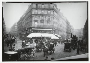 Gadebillede af et travlt kryds i Paris af George Hendrik Breitner