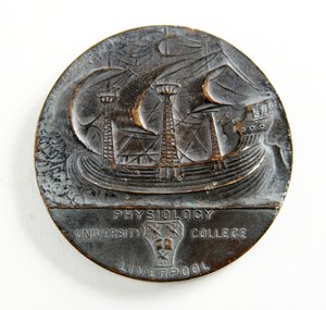 Liverpool University George Holt-medalje for fysiologi af George James Frampton
