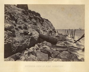 Udsigt til Fort Sumpter udefra af George N. Barnard