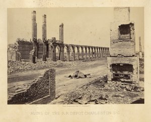 Ruinerne af jernbanedepotet, Charleston, South Carolina af George N. Barnard