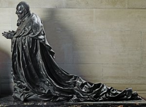 Kardinal Rene de Birague i bøn (Bronzeskulptur