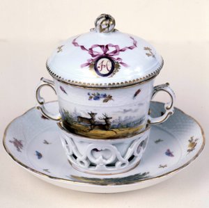 Aspekop i porcelæn fra det 19. århundrede (bruges til at drikke varme drikke). tysk fremstilling. Besancon. Museum for Skønne Kunster af German School
