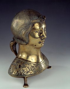 Aquamanile (vask til at vaske præstens hænder under messen) i guldbronze i form af en ung mands buste. 1300-1325. Fra Hildesheim. Søn 0,23x0,19 m Paris, middelalderens nationalmuseum, Thermes de Cluny af German School