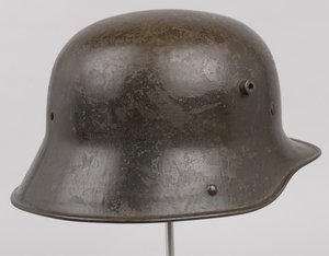 Tysk stålhjelm eller Stahlhelm, ca. 1916 (hjelm) af German School