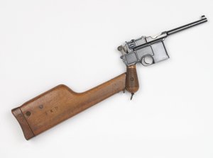 Mauser C96 7,63 mm pistol af German School