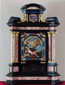 Ur med repræsentation af den hellige Hieronymus, der hører ved den sidste doms trompet Maleri af Giacinto Brandi (1621-1691) Struktur og mekanisme realiseret af Giuseppe Campani - 1600-tallet Dim 128x100x44 cm Genes musei di strada nuova