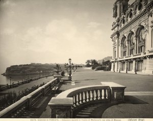 Udkig foran Monte Carlo Casino, Monaco kan ses i det fjerne