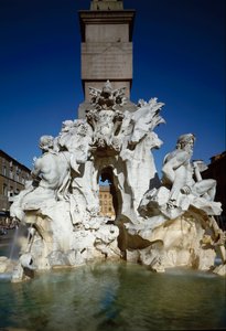Udsigt over de fire floders springvand. Marmor skulptur af Gian Lorenzo Bernini