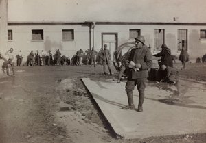 Album "Pictures of War II": Italienske soldater i Gradisca Sagrado, Gorizia, Italien (s/h foto)