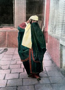 Persisk kvinde i traditionel dragt, c1890.