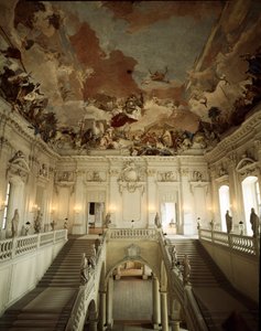 Udsigt over den store trappe og loftet dekoreret af Giovanni Battista (Giambattista) Tiepolo (1696-1770), der repræsenterer allegorien om de fem kontinenter. 1753 Palace of Wurzburg (Würzburg) realiseret af arkitekt Johann Balthasar Neumann (1687-1753) Ger af Giovanni Battista Tiepolo