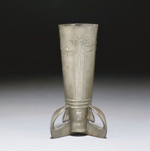 En Tudric tin vase