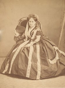 [La Comtesse siddende med ventilator], 1860