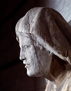 Jomfru med barn. Detalje (Marmorskulptur af Giovanni Pisano