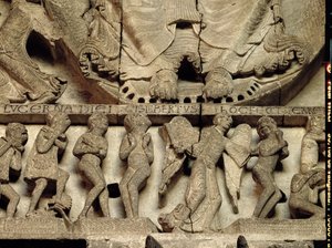 West Portal tympanon, der afbilder den sidste dom: detalje af Kristi fødder, en engel og dødelige, ca. 1130-35 kalksten
