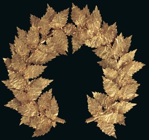 Egekrans, muligvis fra Attiki, sen hellenistisk til tidlig romersk periode (guldplade med repouse, chased & filigrandekoration) af Greek
