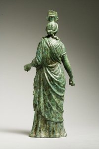 Set bagfra af en statue af Isis Fortuna, hellenistisk, 1. århundrede f.Kr.-1. århundrede e.Kr. (bronze) (se 270388 for forfra)