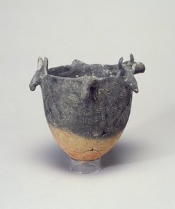 Tulipan-skål, med tyrehoveder, Cypern, 2400-2200 f.Kr. (ler) af Greek School