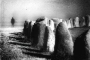 Et landskab med en mystisk stencirkel af Gustav Davidsson