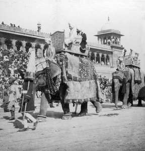 Et elefantoptog passerer Jumma Masjid, Delhi, Indien, 1900-tallet.