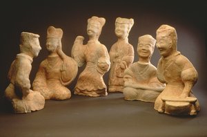 Gruppe af musikere, dansere og tjenere (terracotta)