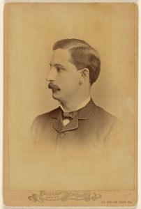 [Uidentificeret mand med overskæg, i profil]. af Harry F. Maneeley