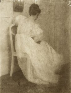 Mary Warner på en hvid stol, ca. 1910 (gummi bikromat over platintryk)