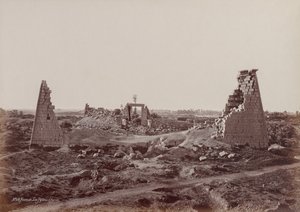 Karnak, Pylonerne fra Horus