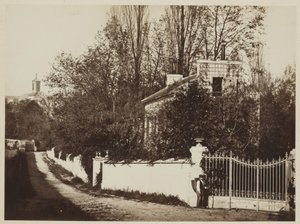Gade i Louveciennes, ca. 1869 (albumintryk fra glasnegativ) af Henri Bevan