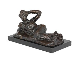 Liggende nøgen i chemise, udtænkt 1906, støbt 1951 (bronze med brun patina) af Henri Matisse