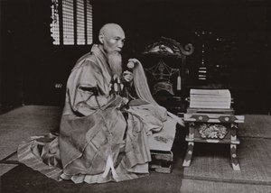 En buddhistisk abbed (s/h-billede) af Herbert Ponting