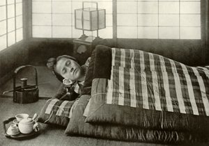 Sengetid i Japan, 1910. af Herbert Ponting