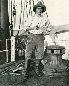 Løjt. H. E. De P. Rennick, c19101913, 1913 af Herbert Ponting