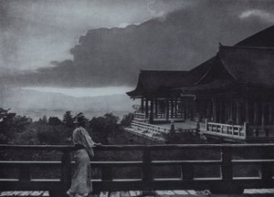 Moonnight at Kiyomizudera (s/h p hoto) af Herbert Ponting
