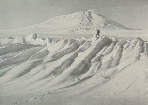 Mount Erebus over et vandslidt isbjerg, oktober 1911, 1913 af Herbert Ponting