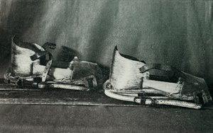Skisko til brug med Finnesko, c19101913, 1913 af Herbert Ponting