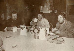 Wilson, Bowers og Cherry-Garrard på deres tilbagevenden fra Cape Crozier, 1. august 1911, 1913 af Herbert Ponting