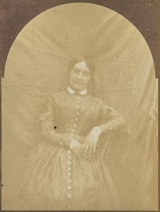 [Portræt af en siddende kvinde]. af Hippolyte Bayard