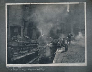 Tees Iron Works - Running Off Slag, 1919 af Hood and Co. Ltd