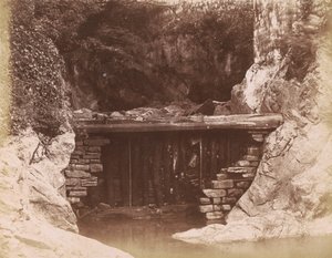 Mølle-dæmningen,1855 (foto) af Hugh Owen