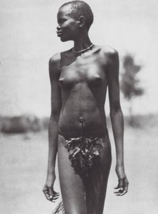 Afrika: Djur-pige, Sudan (s/h-foto) af Hugo Adolf Bernatzik